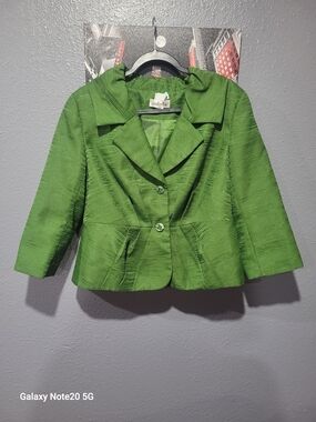 Isabella Women's Green Textured Peplum Jacket